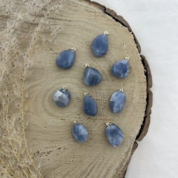 blauwe calciet hanger van de groene linde