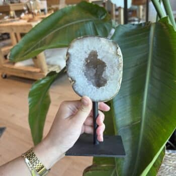 agate on a green limewood stand